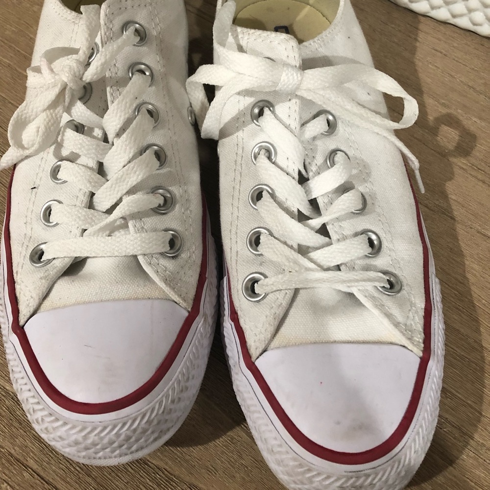 Converse women’s size 7